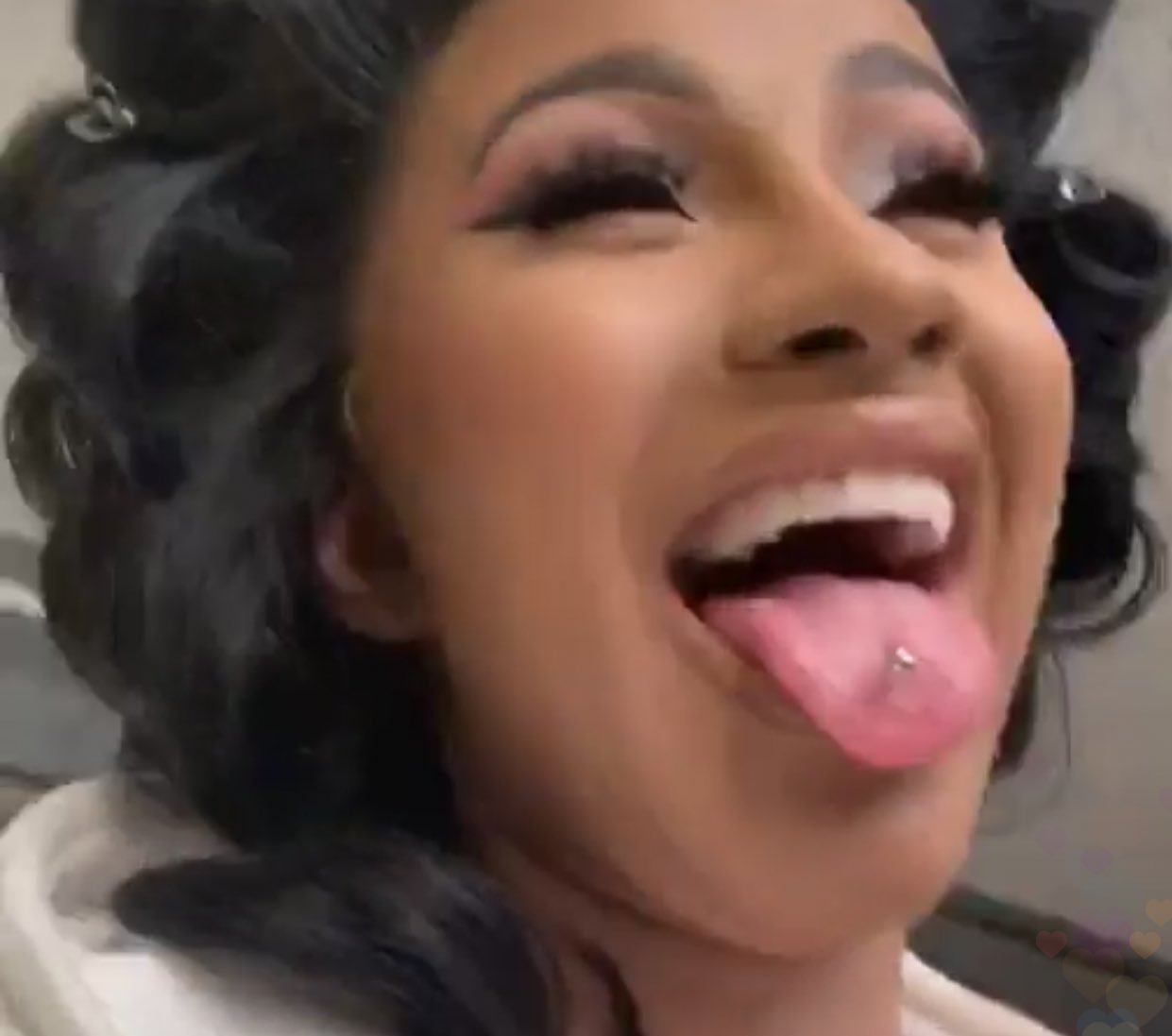 cardib自创品牌,cardib成名经历