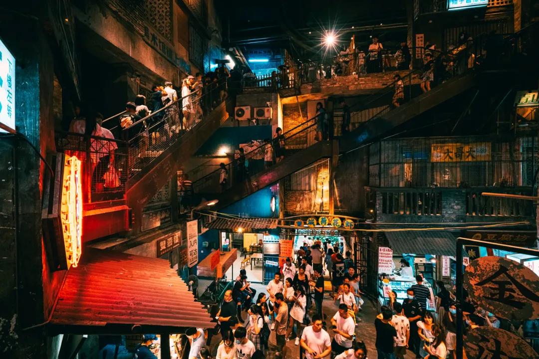 去长沙必去茶颜悦色,来长沙打卡茶颜悦色的朋友圈文案