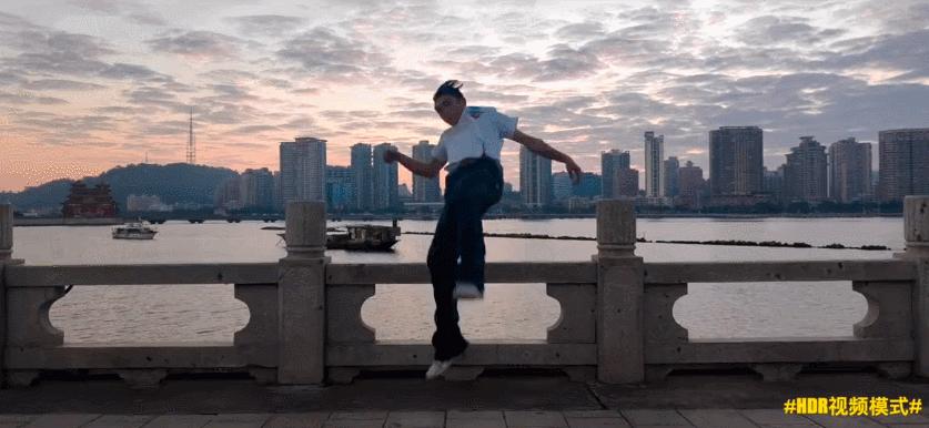 还在担心手机拍摄运动画面卡成PPT？视频锁定追焦功能了解一下