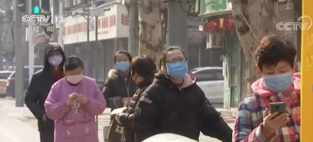 为4700人买菜，一直眉头紧锁的他，听到一句“谢谢”，忍不住哭了