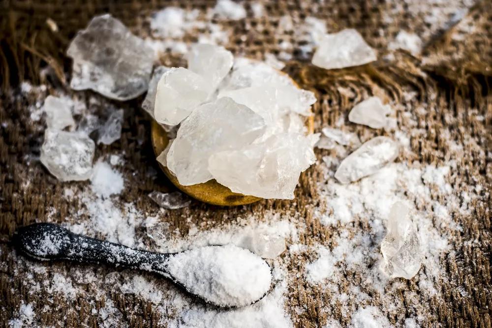 摄入明矾会咋样,过量食用明矾