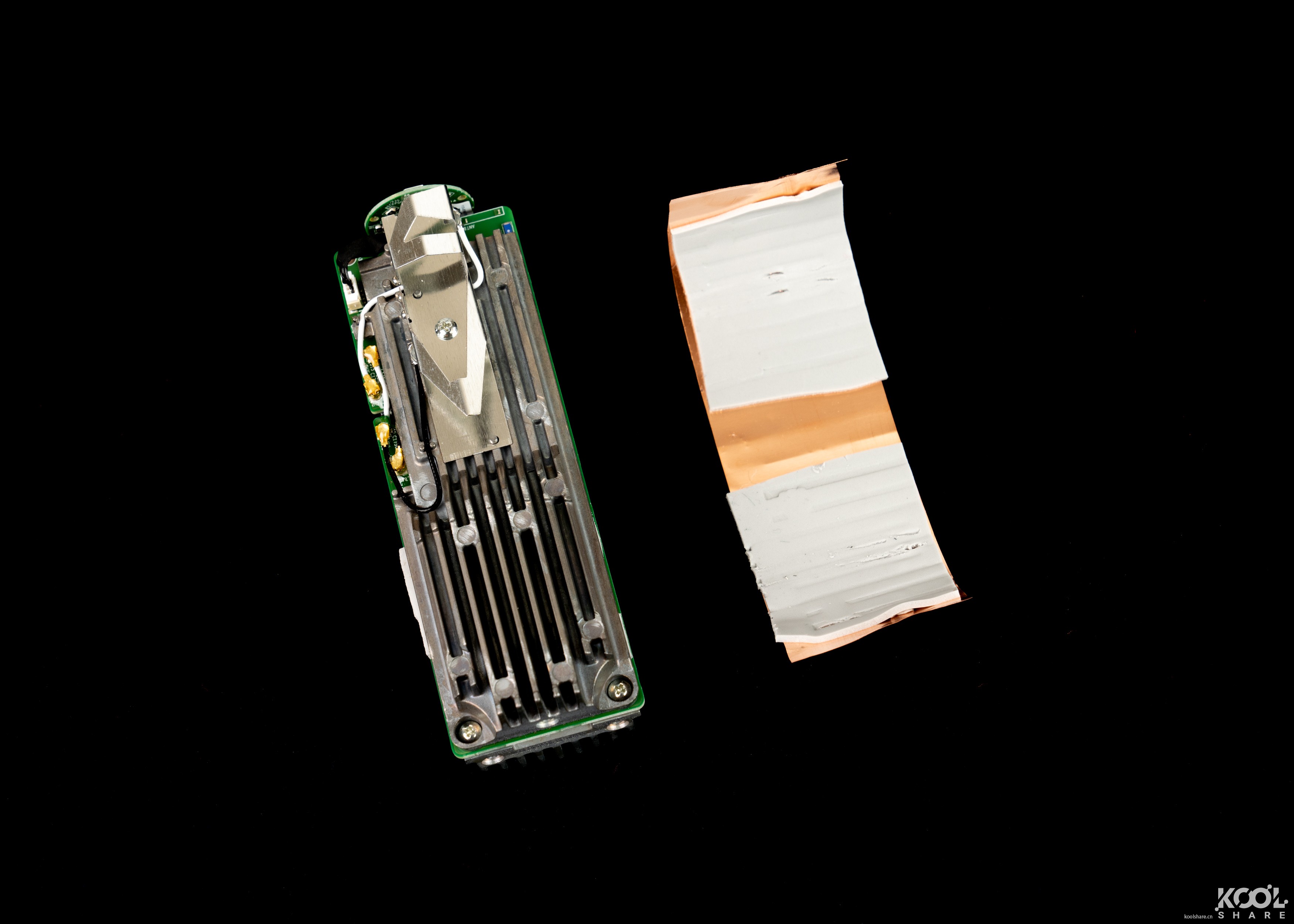 一台小巧精致的AP，UBNTUniFiAPFlexHD开箱拆解评测