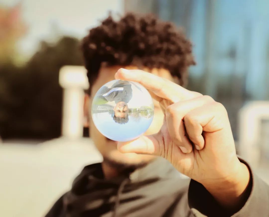 微视角|于玻璃球中赏魅力长大!