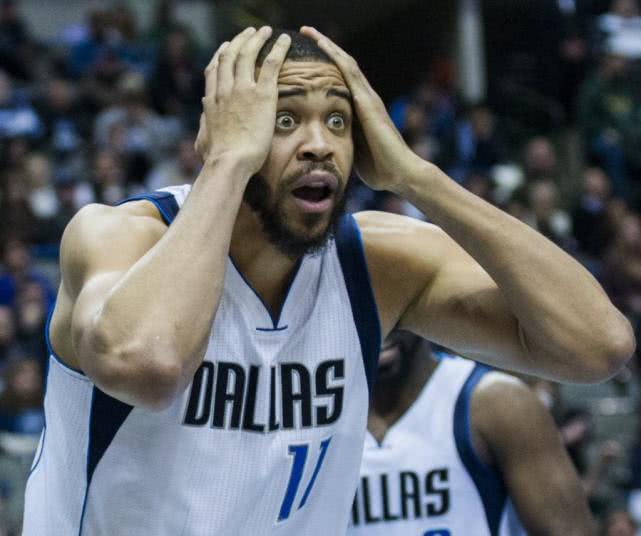 “球癖”NBA：姚明爱慕者最爱裸照，詹皇宿敌爱轮椅训练