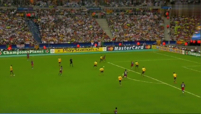 小罗足球精灵魔法时刻,小罗极致过人节奏球感