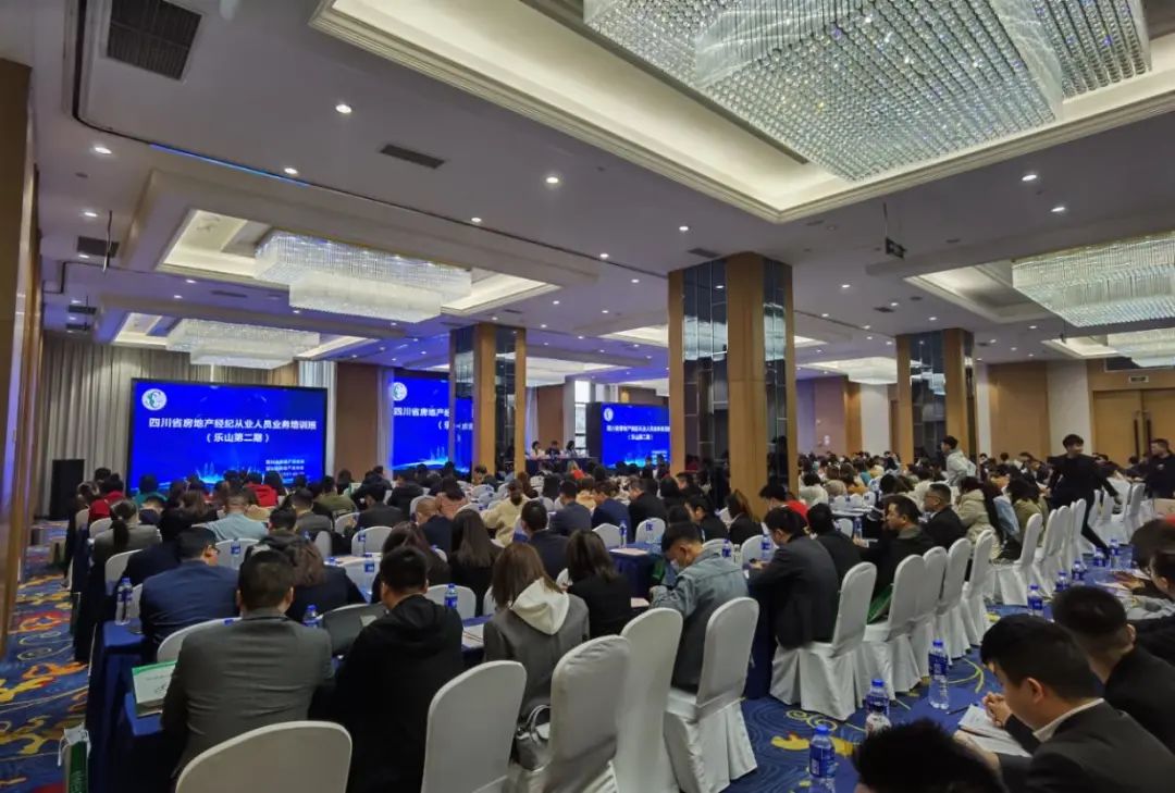 浠婃棩瑙嗙偣涔愬北,浠婃棩瑙嗙偣鏍忕洰鍥涘窛