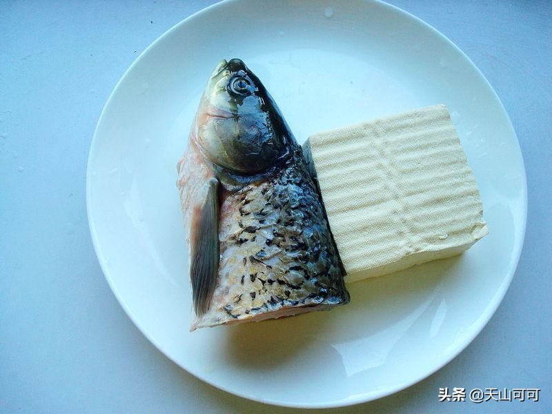 东北冬季白菜炖豆腐,冬天豆腐炖什么好吃