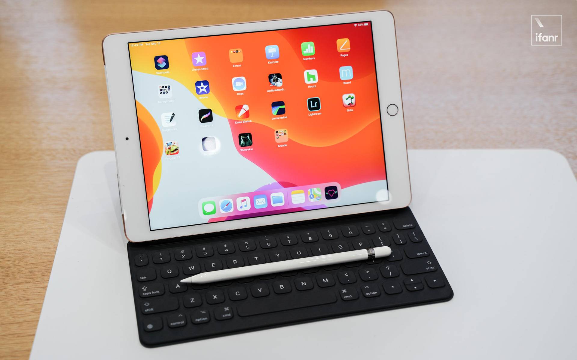 iphone11公开版和快充套装,iphone11发布会