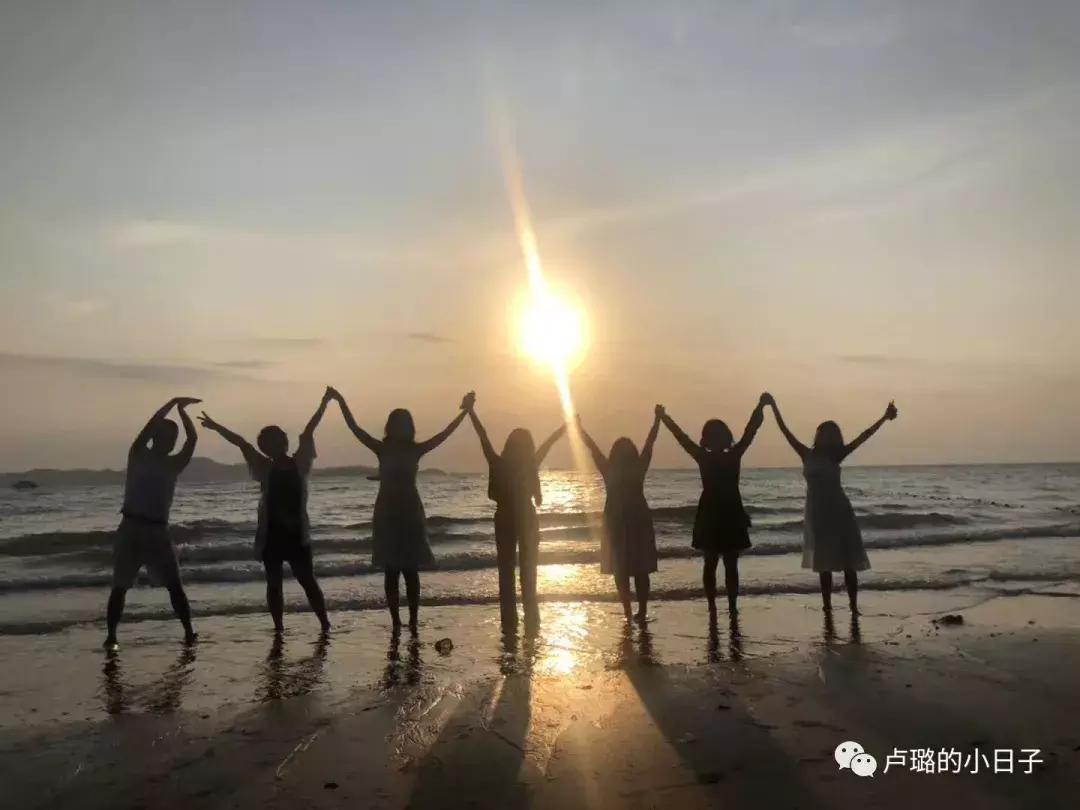 短期旅行必备化妆包是什么,出门手提袋便携女时尚化妆包