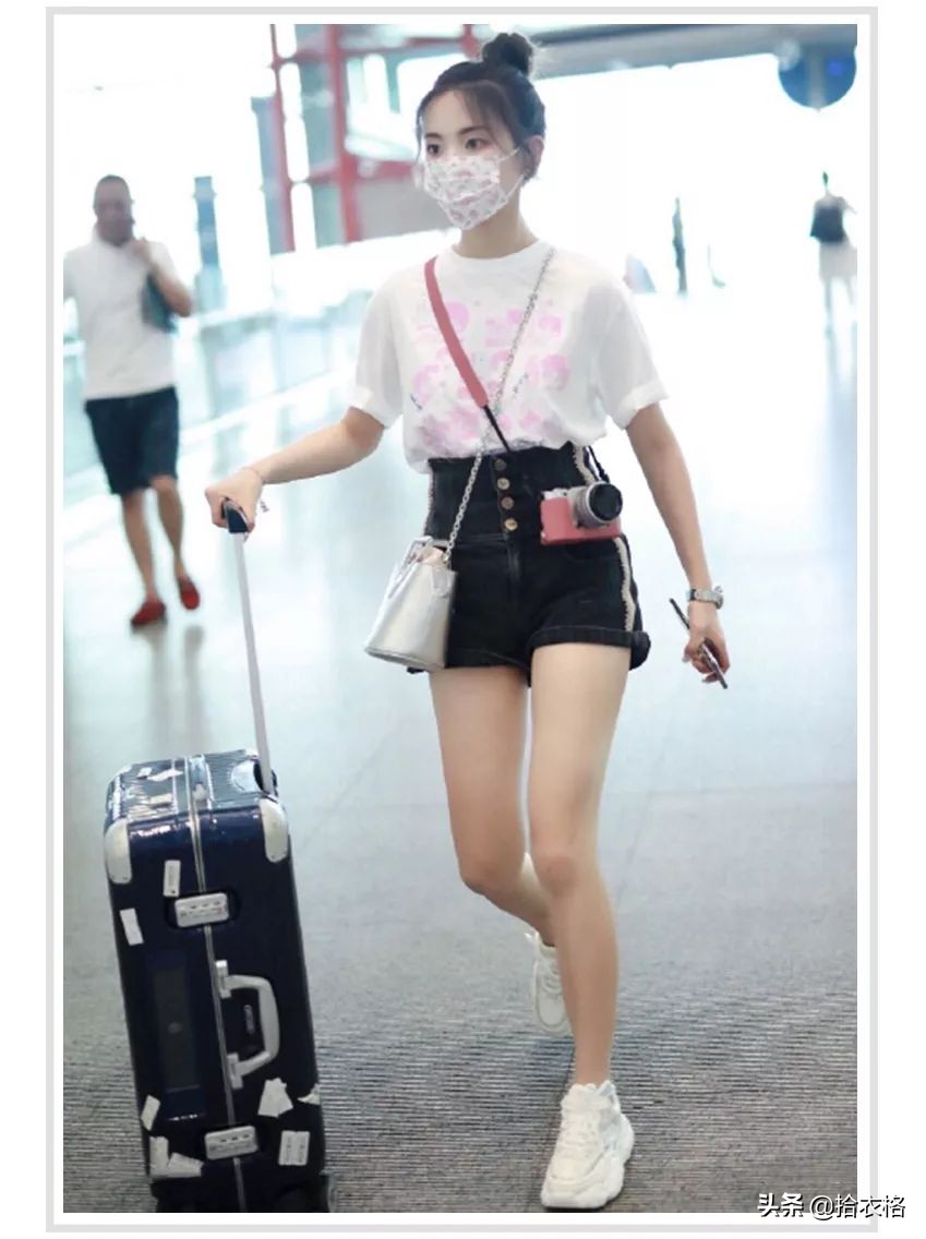 欧阳娜娜张子枫杂志购买,张子枫欧阳娜娜穿衣