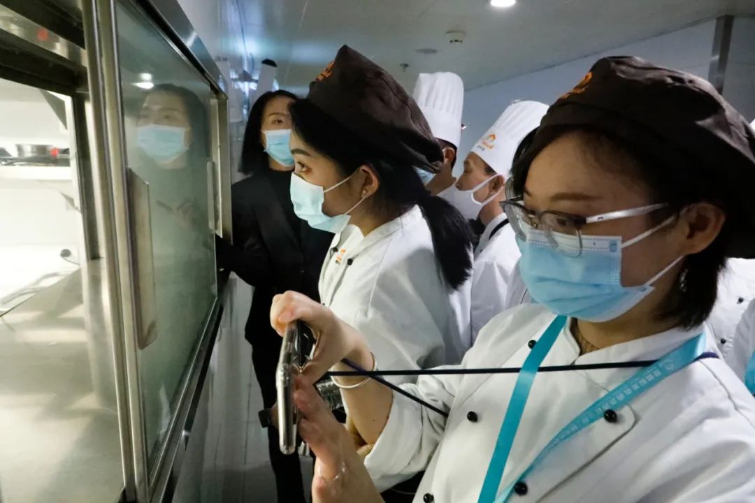 探访欧米茄总部,欧米奇西点西餐学院参观