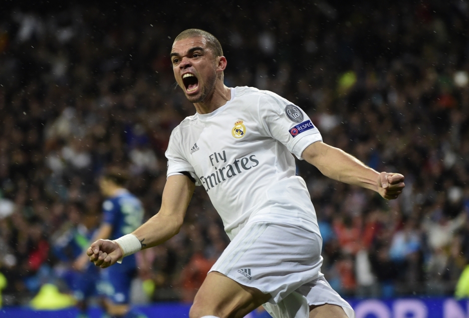 埃托奥与梅西谁厉害,猎豹埃托奥是巨星吗