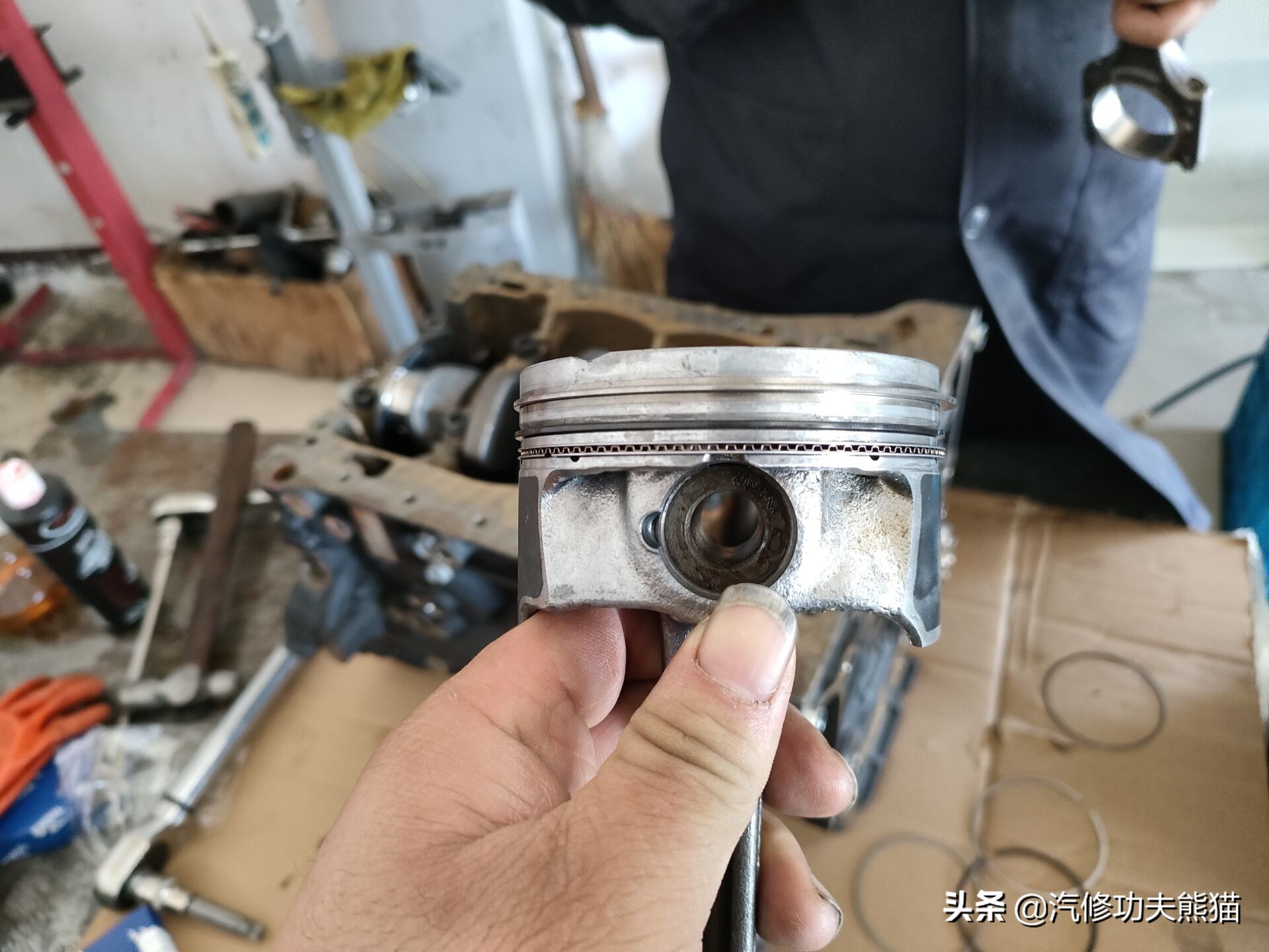 2011款奥迪q5烧机油怎么彻底解决,奥迪q5三代ea888发动机烧机油原因