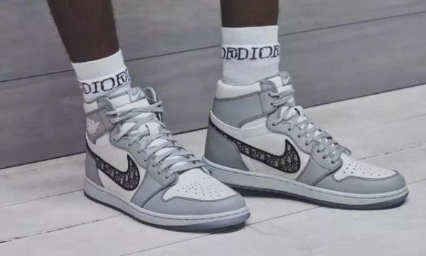 nike和prada联名运动鞋,adidas和prada联名鞋值得购买吗