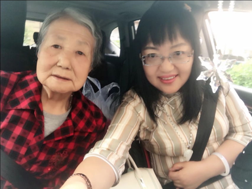 鎴戠殑姣嶄翰骞朵笉浼熷ぇ璇綍,姣嶄翰骞朵笉瀹岀編浣嗕細绔敖鍏ㄥ姏