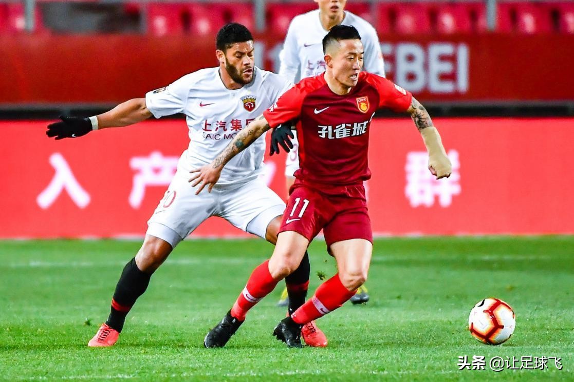 如何看待姜志鹏手臂骨折后入选国家队,并仍为俱乐部首发的行为?