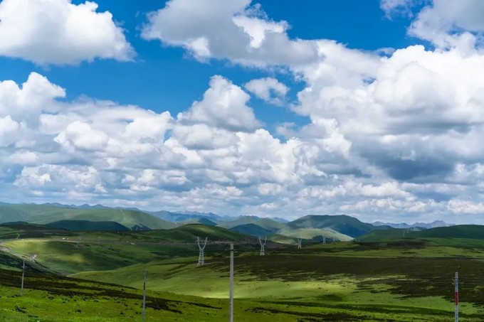 国庆自驾游川西路线推荐稻城亚丁,2022年7月理塘到稻城亚丁沿途风景