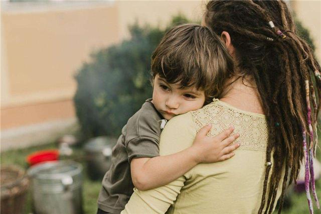 孩子遇到事情就爱哭,如何管教孩子爱哭