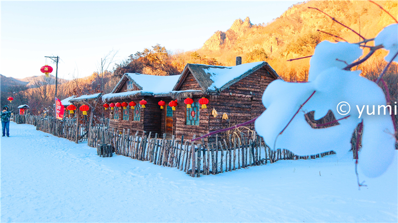 被号称“辽宁小雪乡”的它，不仅便宜，人少，关键还有温泉泡