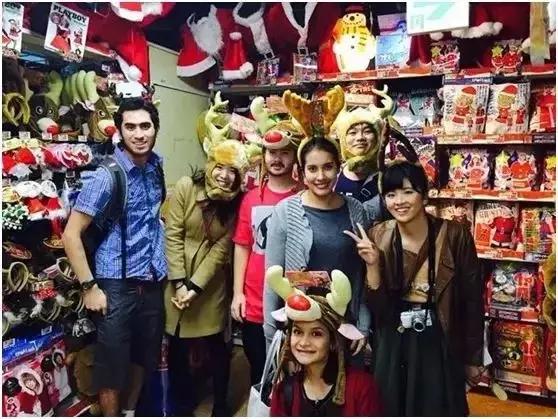 日本这家low到爆的杂货店，竟然年入上百亿，连开334家