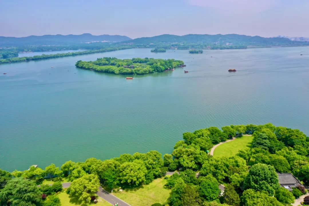 夜游盛世钱塘，赏绚烂灯光秀，打卡杭州钱江新城万豪酒店