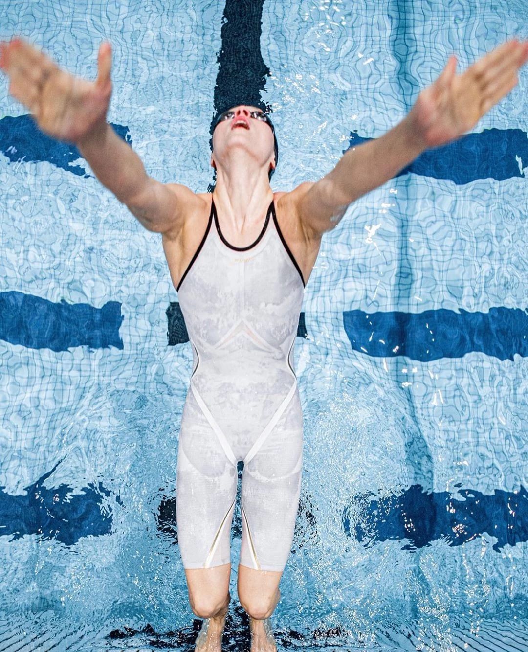 你的第一次是不是紧张还呼吸急促？