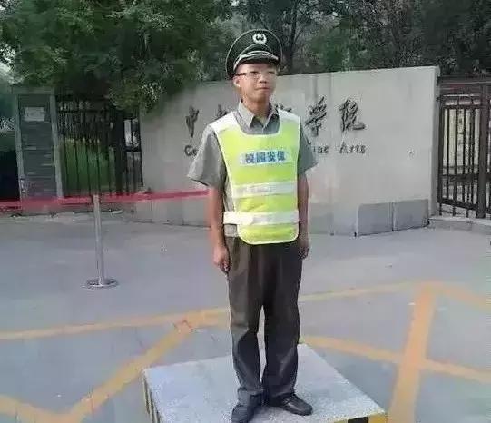 气哭专业画家，还不如这些保安大叔，流浪大爷，食堂大姐？