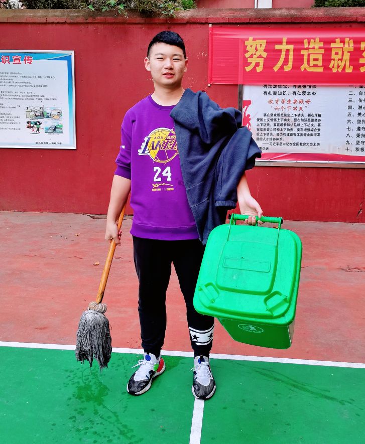 帅哥不仅仅是看的,个个是能干的