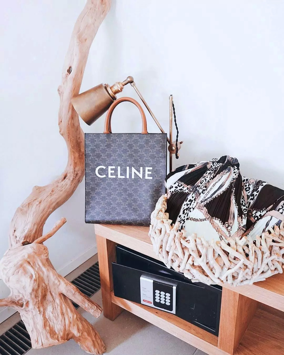 今年最流行最实用最能装的包包……竟然是购物袋？