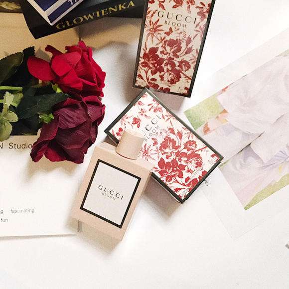 哪几款香水是女人必备的香水,女士公认10大好闻的淡雅香水推荐