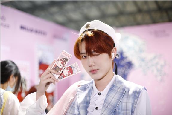 彩瞳出圈！4iNLOOKPOPmagic惊艳登场ChinaJoy