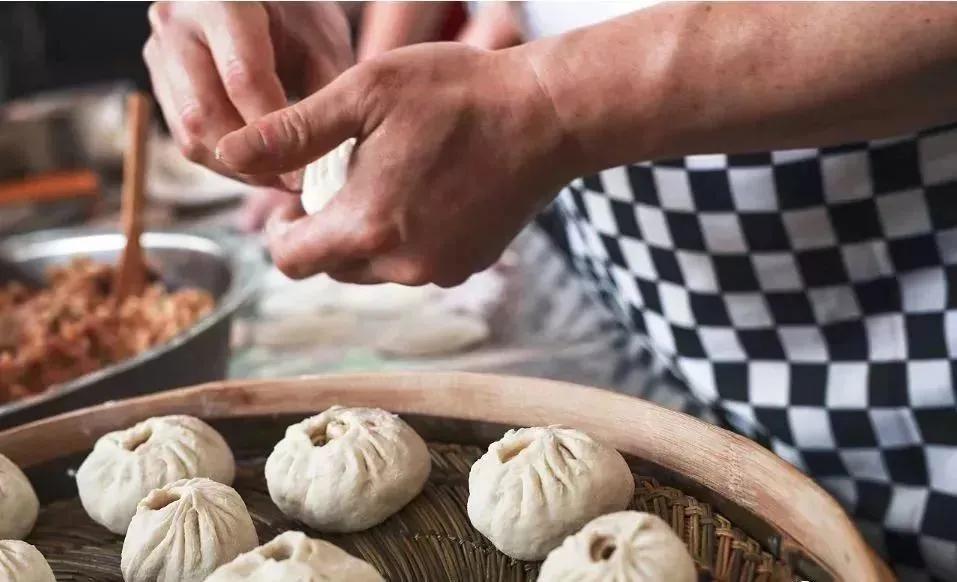 一家包子店如何月赚3万,包子店老板一个月挣多少钱