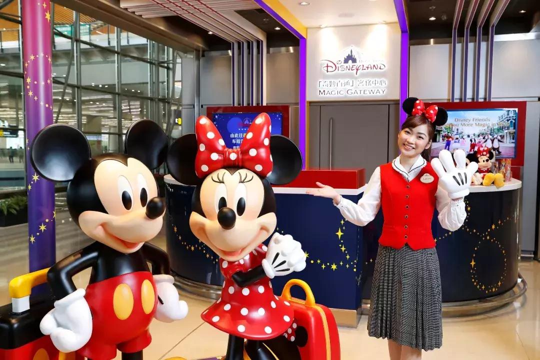让全家人流连忘返的香港迪士尼，到底有什么魔力？