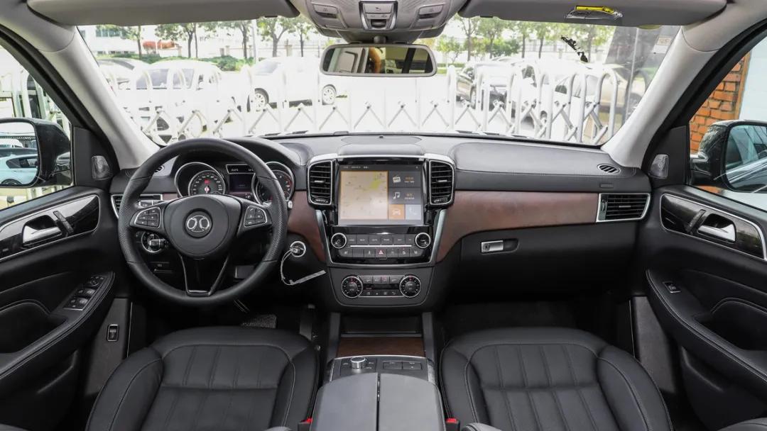 打骨折的豪车,打骨折的豪华车