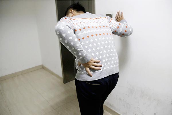 怎样判断腰椎间盘突出很严重,判断腰椎间盘突出的最快方法