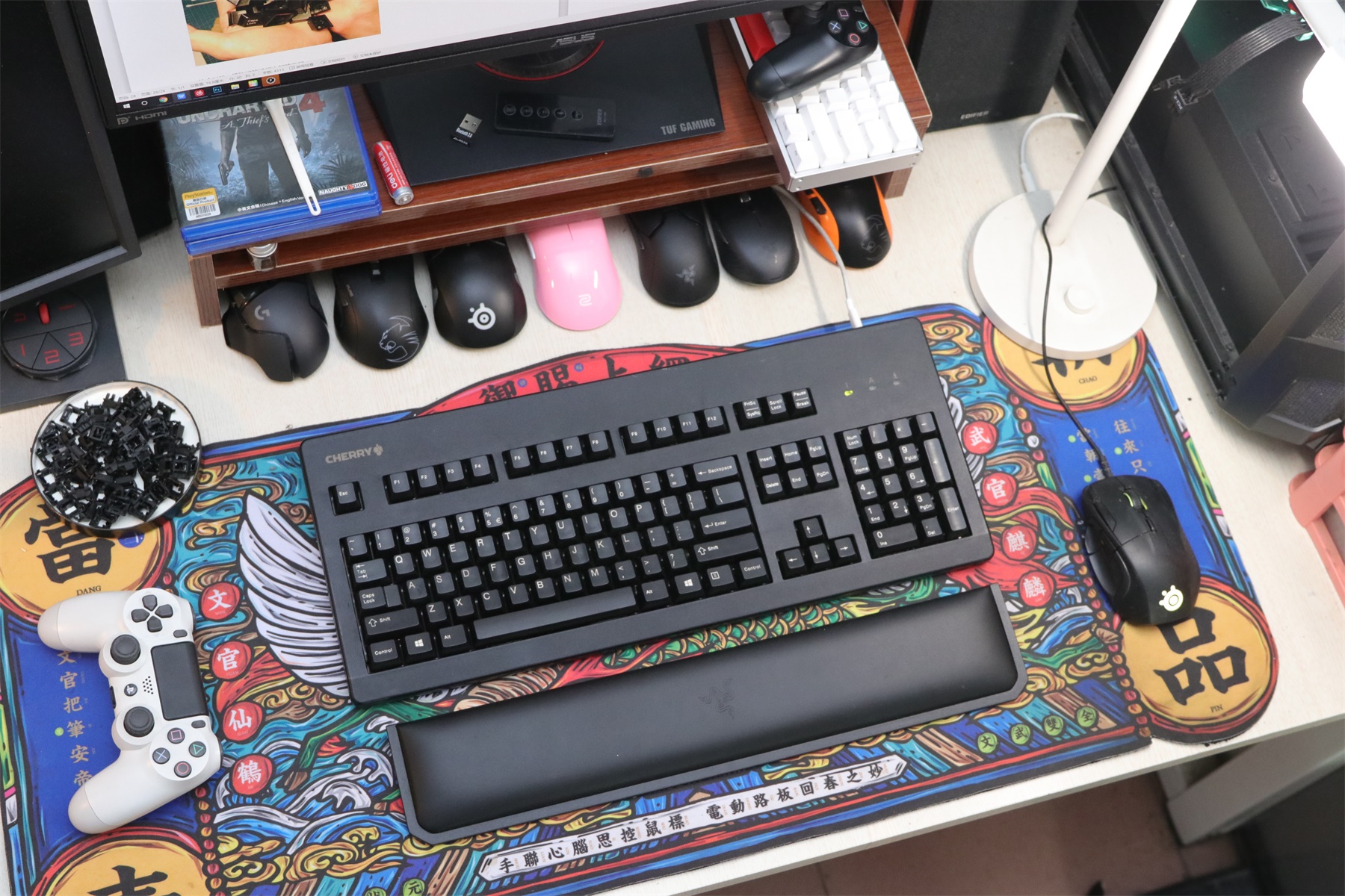 3494机械键盘,不到百元的青轴高颜值键盘