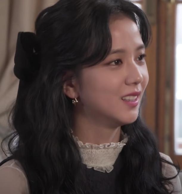 从BP小糊咖到Dior千金,Jisoo的脸越来越值钱了