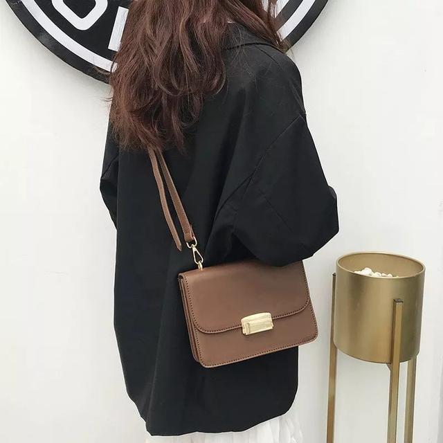 教你用批发价买衣服包包,10元批发衣服包包