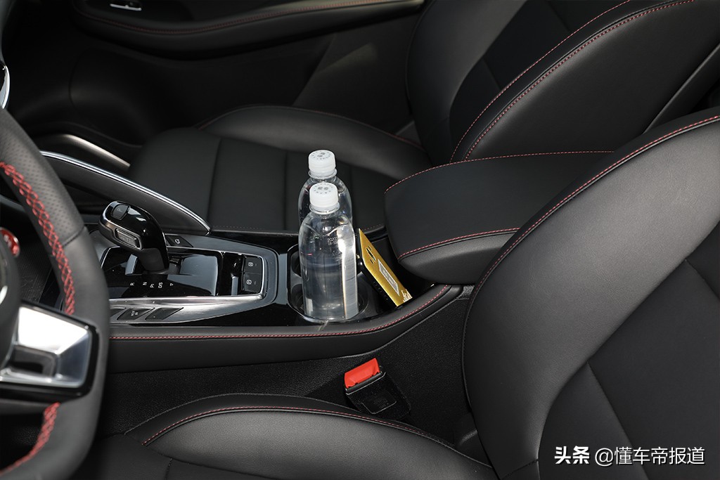 上汽名爵mg领航suv自动挡价格多少,运动轿车与家用轿车乘坐体验