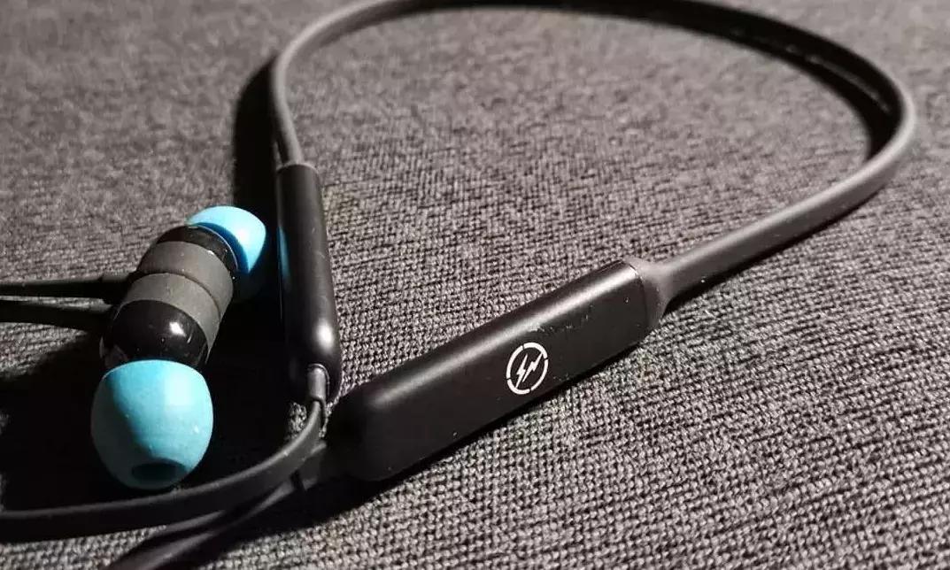 一款让你远离嘈杂环境的耳机,耳机能包容你所有的情绪