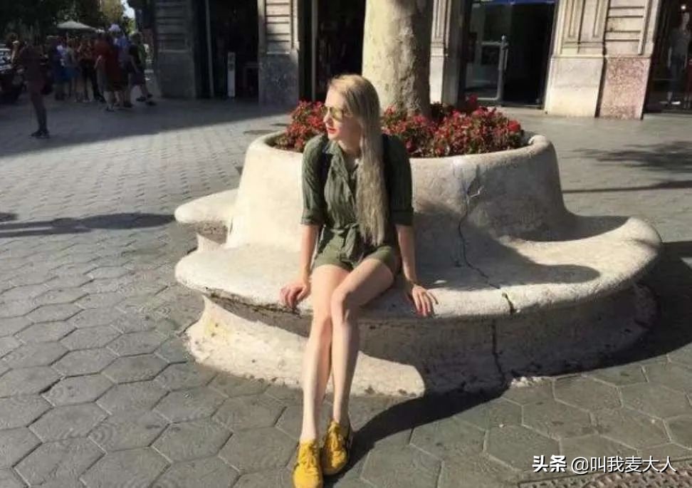 情路坎坷撒贝宁：经5段恋情，初恋比章子怡好看，洋媳妇身价上亿