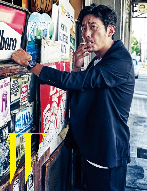 环顾四周身边只有自己一个人,环视四周