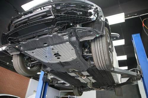 英朗车主,英朗新车有发动机护板