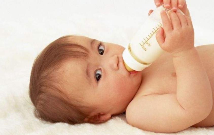 宝宝喂奶喂到多大比较合适,新手宝妈第一次喂母乳怎么喂