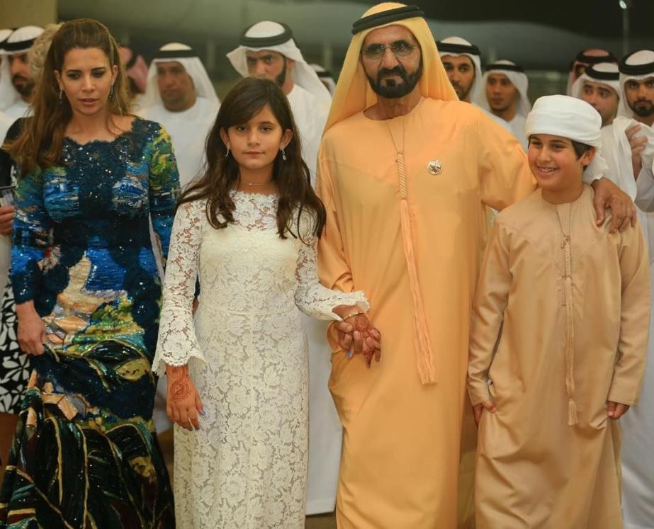 迪拜太子妃引得兄弟反目，和王子订婚又被退婚，11年后29岁嫁表哥