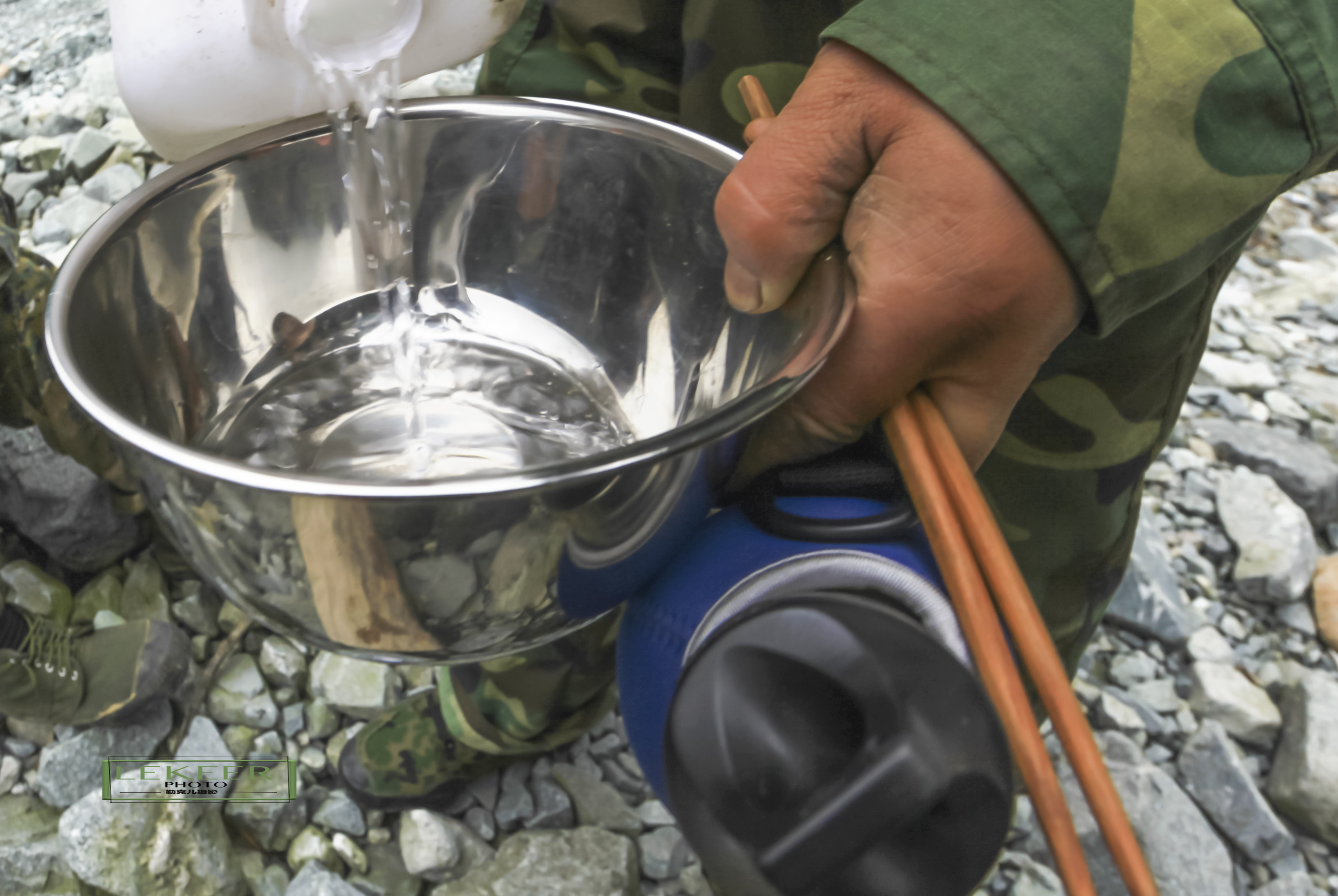 穿越无人区难忘的经历,穿越无人区后半夜的恐怖经历