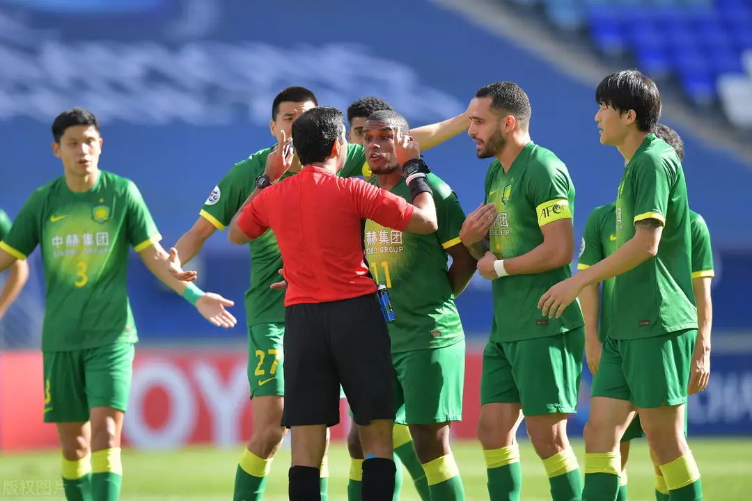 亚冠争议胜利引发中国足球深思,亚冠最新输球消息
