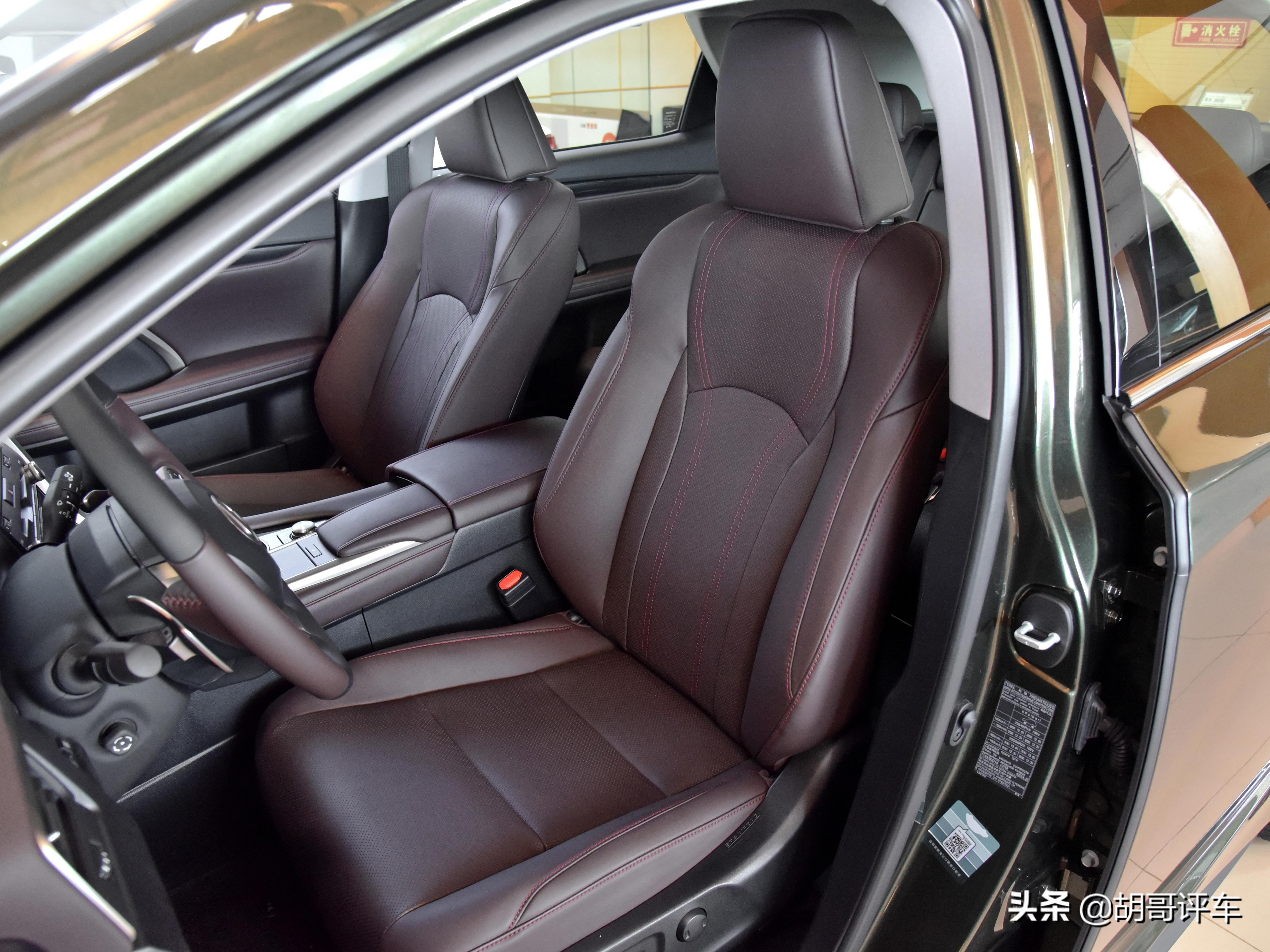 全新雷克萨斯rx海外实拍图曝光,雷克萨斯2023款rx350h和rx500h对比