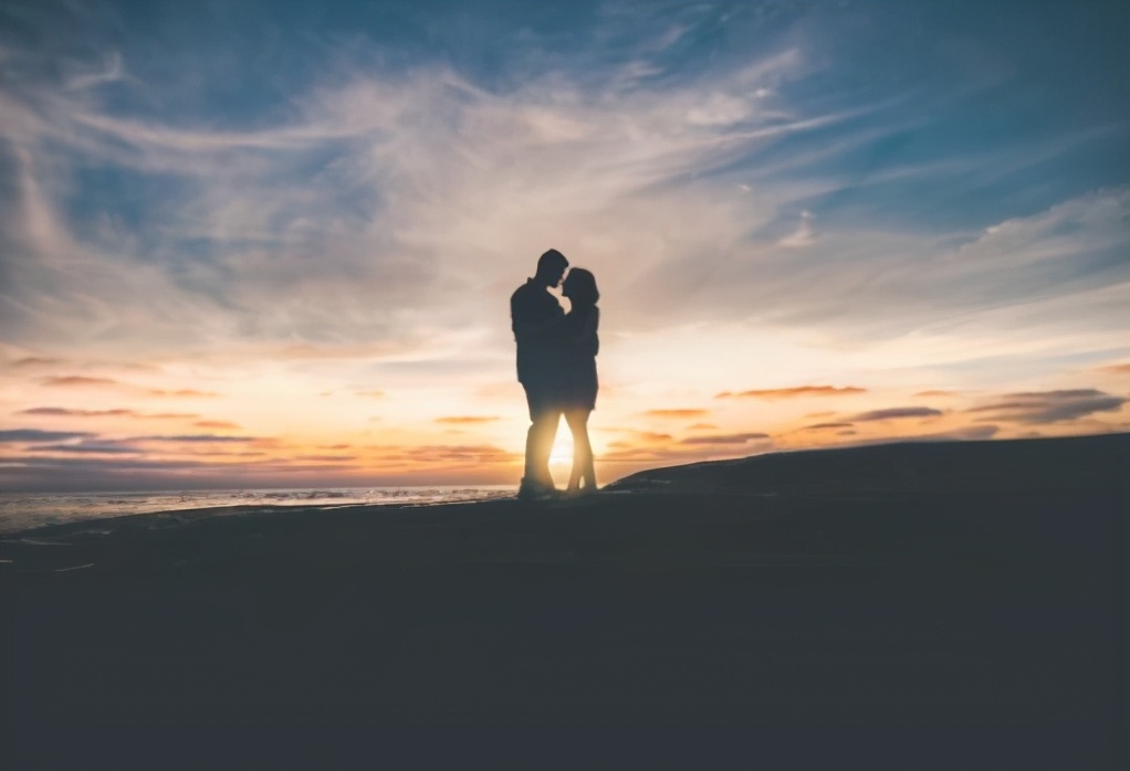 胡同里的爱情：荷兰贵族小姐嫁中国工人，染黑发改国籍，无怨无悔