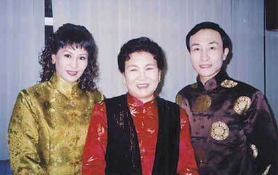 连续登上春晚24年现已7年无缘春晚,连登春晚8年走红后却回归家庭